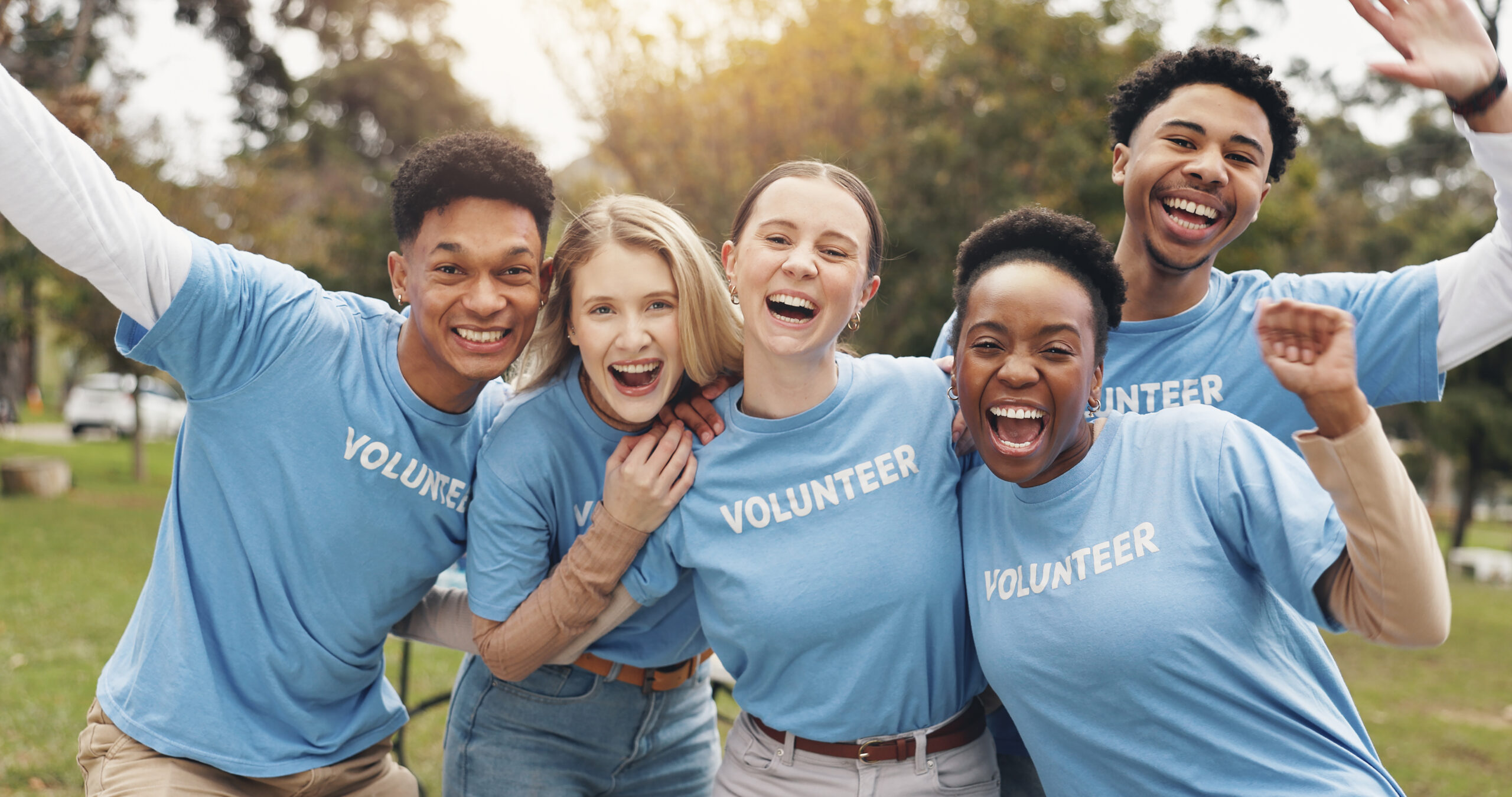 Happy Volunteers a Park
