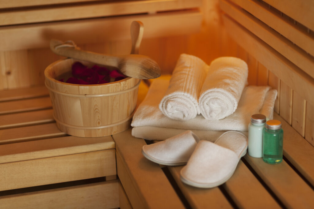 Arrangement of the health spa equipment in a sauna